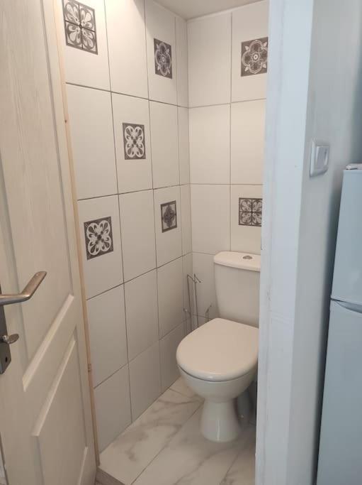 Superbe Appartement En Plein Centre Ville Viarmes Buitenkant foto